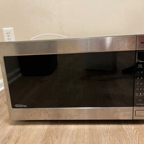 Panasonic NN-T945SF Luxury Full Size Microwave Oven 2.2 Cu-Ft Capacity,10 Levels