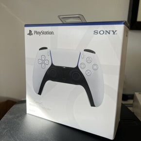 Sony PlayStation 5 (PS5) Dualsense Wireless Controller - White - New In Box