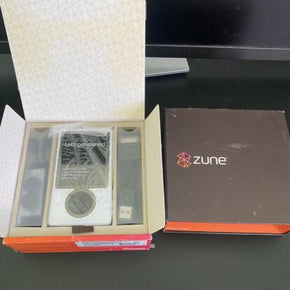 Microsoft Zune White (30 GB) Digital Media Player - NEW !!!!