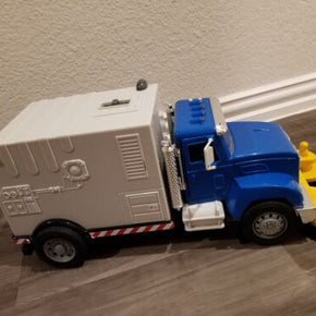 DRIVEN -Large Toy Truck with Movable Parts - Street Sweeper