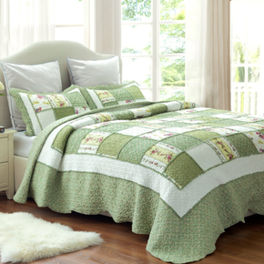 Bedsure 3-Piece Printed Quilt Set King Size 106x96 inches, Green Ruffle, Design