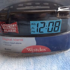 Westclox Banshee Digital Alarm Clock * Super Loud Alarm * Snooze