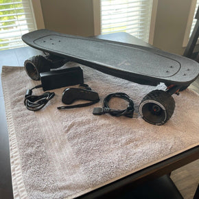 Boosted Board Mini X Electric Skateboard - Great Condition, Fast Shipping