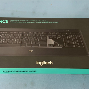 Logitech Performance MX900 Wireless Backlit Keyboard & Mouse Combo | 920-008872