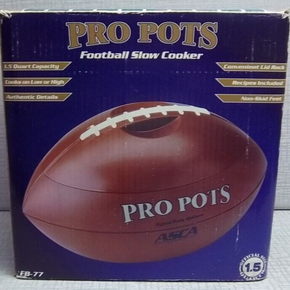 PRO POTS 1.5 Qt FOOTBALLSHAPED SLOW COOKER CROCKPOT FB-77 ORIGINAL BOX- UNUSED