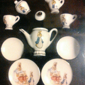 Peter Rabbit Tea Set - NEW Unopened - Reutter Porzellan Miniature Kinderservice