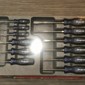 NEW Snap on Tools 12pc POWER BLUE Soft Grip Combo Screwdriver Set SGDXW120BMB